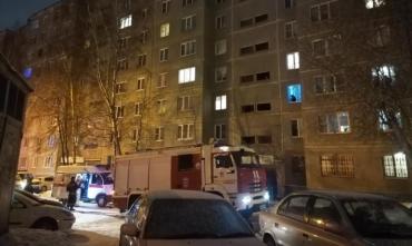 Фото В новогоднюю ночь из челябинской высотки эвакуировали 20 человек