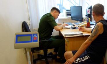 Фото Представитель военного следственного отдела встретился с участниками СВО в госпитале ветеранов войн Челябинска