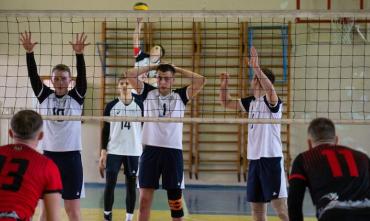 Фото Уралкуз одержал победу в чемпионате Челябинска по волейболу