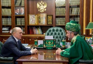 Фото Муфтий Ринат Раев на встрече с Борисом Дубровским: Медресе в Троицке будет открыто в срок