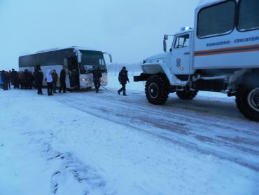 Фото На трассе М-5 застрял автобус с пассажирами, большая пробка. Спасатели выехали на помощь