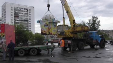 Фото В центре Челябинска исчезли ларьки с фастфудом