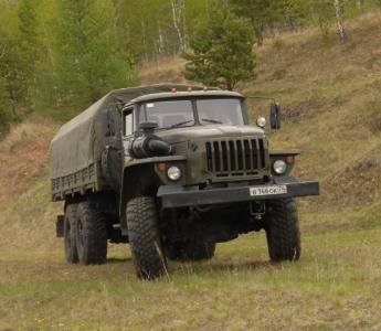 Фото Автозавод «Урал» принимает участие в выставке в честь Дня образования Миасса