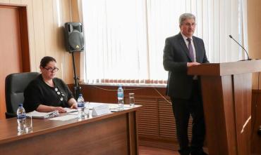 Фото Глава Еткульского района отчитался перед депутатами 
