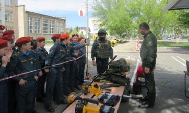 Фото Учеников Кременкульской школы познакомили с профессией военного следователя
