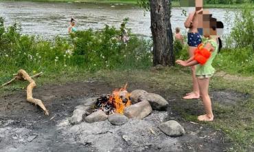 Фото  Жительница Трехгорного заплатит за костер в лесу у реки Юрюзань
