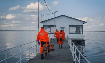 Фото Силовики пришли к челябинским спасателям на воде
