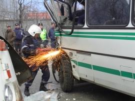 Фото В Челябинской области столкнулись школьный автобус и грузовик