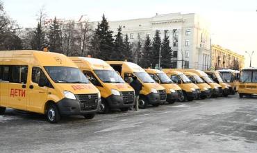Фото Муниципалитеты Челябинской области получили 55 новых школьных автобусов