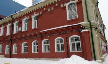 Фото Жалоба Юрия Латышева на «безобразную реставрацию» дома, где выступал Гашек, ушла в областное правительство