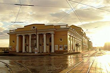 Фото Есенин открыл Год литературы на Южном Урале