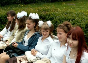 Фото В девятых классах - последний звонок