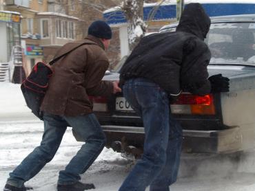 Фото В Челябинске трое мужчин могут получить по пять лет за угон старой «шестерки»