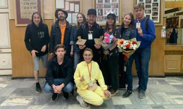 Фото Театр «Манекен» из Челябинска завоевал две награды на «Ирбитских подмостках» за «Spocky Noki»