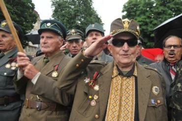 Фото Рада официально признала садистов и убийц борцами за независимость Украины