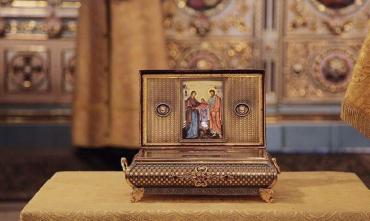 Фото В Челябинск доставили великую святыню – часть Пояса Пресвятой Богородицы