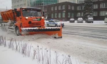 Фото Водителей просят не создавать помех для работы снегоуборочной техники