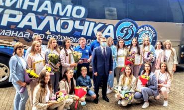 Фото Финальную новогоднюю зарядку для южноуральцев проведет «Динамо-Уралочка»