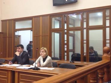 Фото В Челябинске на очередном заседании по убийству Лены Патрушевой допросили матерей обвиняемых и отца Планкова