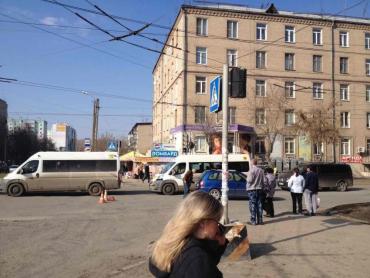 Фото В Челябинске ВАЗ сбил женщину с коляской