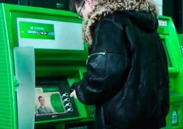 Фото В Златоусте грабители вынесли из магазина банкомат с 700 тысячами рублей