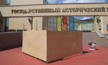 Фото В Челябинске торжественно откроют памятник Петру Сумину