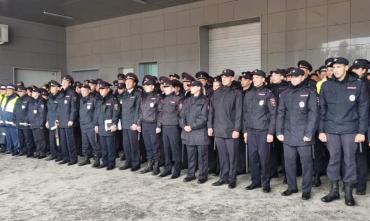 Фото День рождения Челябинска проходит под защитой полицейских