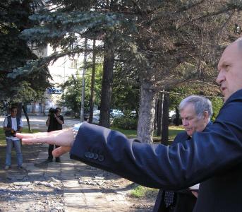 Фото В Челябинске должны высаживать 50 деревьев в час: выдержит ли темп Давыдов?
