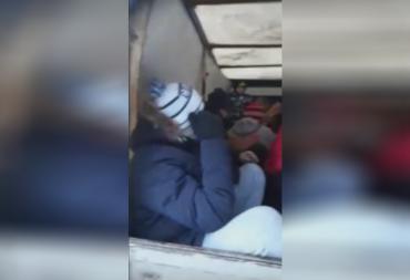 Фото Вместе с детьми в кузове грузовика нетрезвого копейчанина ехали родители 
