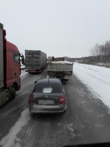 Фото В Челябинской области снегопады и ДТП затрудняют движение на М-5