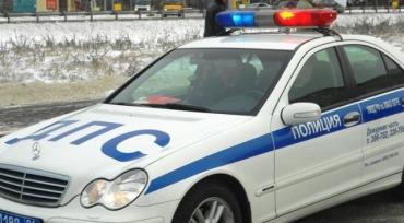 Фото В Магнитогорске водитель Toyota Corolla, попытавшийся скрыться от сотрудников ДПС, врезался в опору ЛЭП и погиб
