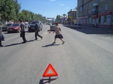 Фото В Челябинске машина сбила женщину с полугодовалым ребенком ФОТО