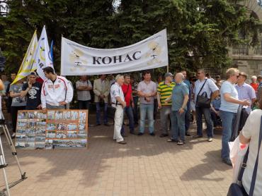 Фото Олег Строгонов остался во главе челябинской ДЮСШ «Конас»: голодовка в его защиту окончена