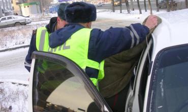 Фото «Да, пил. Имею право!» Полицейского из Октябрьского района, которого поймали пьяным за рулем, до сих пор не уволили из органов
