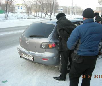 Фото Двое жителей Магнитогорска продали сотрудникам ФСБ героин за 600 тысяч рублей (ВИДЕО)