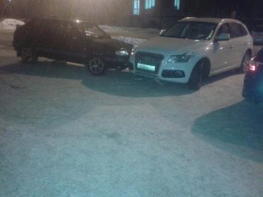 Фото В Челябинске ВАЗ наехал на своего владельца и врезался в Audi
