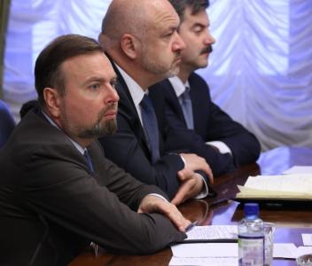 Фото Борис Дубровский поручил начать подготовку ко Дню памяти и скорби