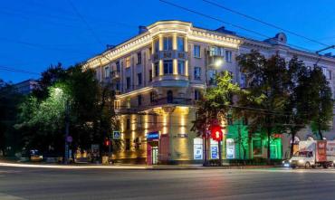 Фото Жилые дома на гостевых маршрутах Челябинска украшают подсветкой
