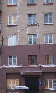 Фото Дом со штабом «Единой России» в Челябинске дал трещину