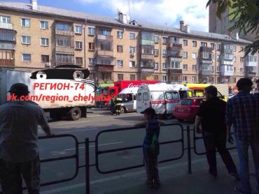 Фото В центре Челябинска разбилась маршрутка. Пострадало шесть человек
