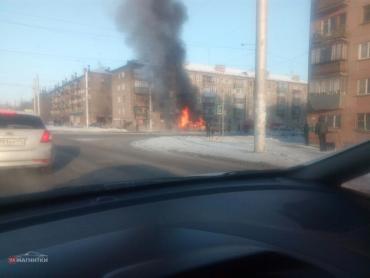 Фото В Магнитогорске вспыхнула пассажирская маршрутка