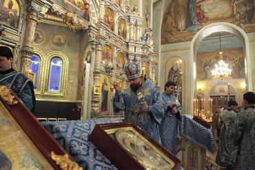 Фото Православные отмечают Сретение Господне