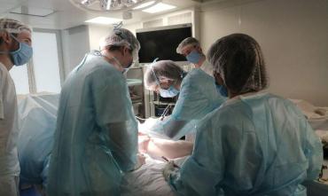 Фото Травматологи ЧОКБ восстановили анатомию и функцию коленного сустава молодой пациентки