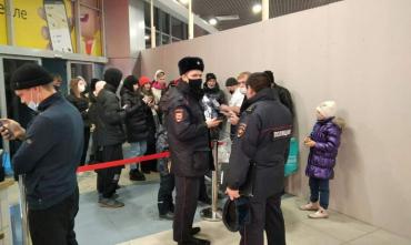 Фото Челябинцев продолжают штрафовать за нарушение масочного режима