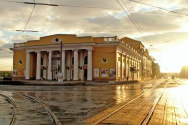 Фото На сцене Челябинска – «Прекрасная любовь» джазового гитариста