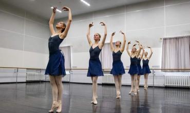 Фото Студенты института искусств имени Чайковского защитили экзамен по классическому танцу