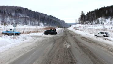 Фото Под Саткой два бесправника устроили ДТП