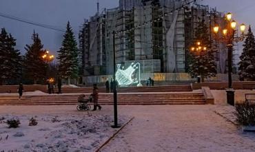 Фото В Челябинске с арт-объекта «Люстра» выкрутили 45 лампочек