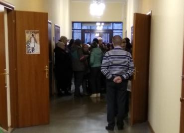 Фото Сегодня жаловаться областным властям пришли обманутые дольщики «Серебряного ключа»