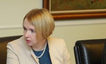 Фото Ирине Гехт вручили мандат сенатора на первом пленарном заседании осенней сессии СовФеда